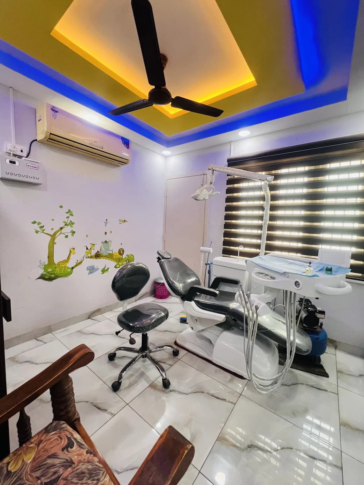 Child-friendly dental treatment room